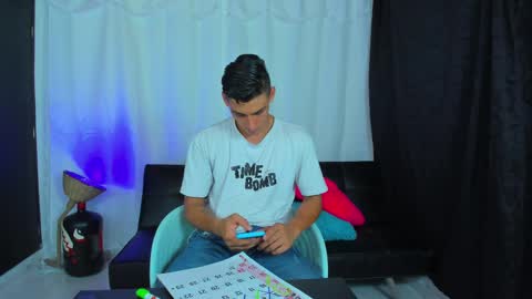 Snapshot of max_wild01 chatting on 03.10.25 MAX online show from 03.10.25