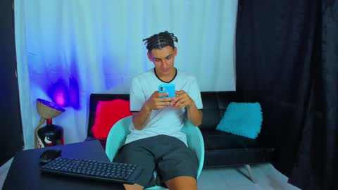 Snapshot of max_wild01 chatting on 03.12.25 MAX online show from 03.12.25