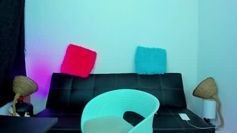 Snapshot of max_wild01 chatting on 09.14.25 MAX online show from 09.14.25