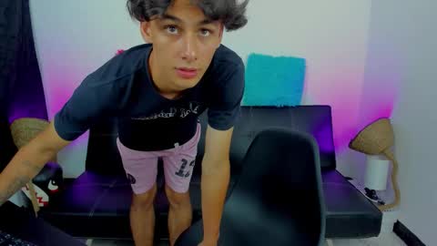 Snapshot of max_wild01 chatting on 09.15.25 MAX online show from 09.15.25