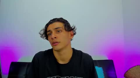 Snapshot of max_wild01 chatting on 09.28.25 MAX online show from 09.28.25