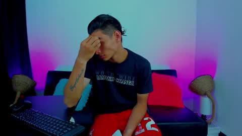 Snapshot of max_wild01 chatting on 09.30.25 MAX online show from 09.30.25