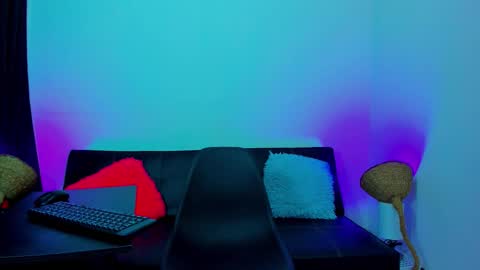 Snapshot of max_wild01 chatting on 10.18.25 MAX online show from 10.18.25