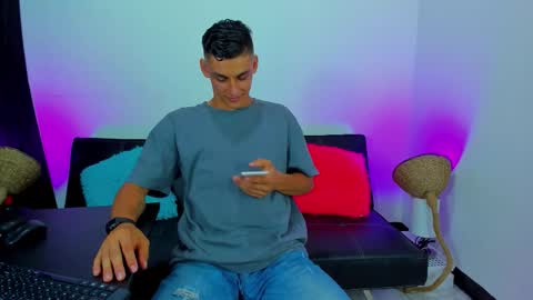 Snapshot of max_wild01 chatting on 10.22.25 MAX online show from 10.22.25