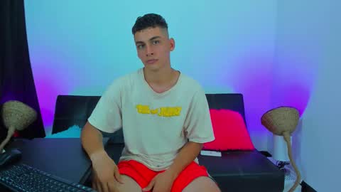 Snapshot of max_wild01 chatting on 10.23.25 MAX online show from 10.23.25