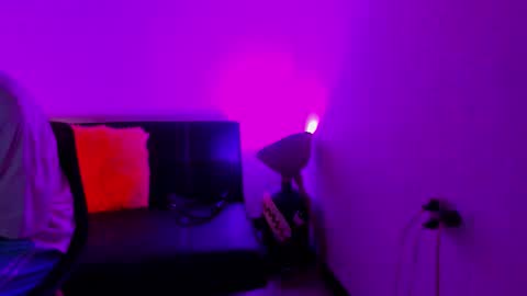 MAX     online show from 12.17.25