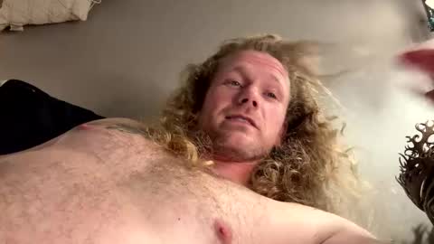 Snapshot of maxaux chatting on 10.15.25 Max online show from 10.15.25