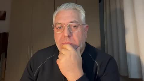 Snapshot of maxbillo chatting on 03.28.26 maxbillo online show from 03.28.26