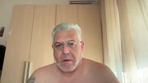 Snapshot of maxbillo chatting on 07.12.26 maxbillo online show from 07.12.26