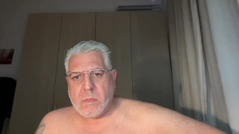 Snapshot of maxbillo chatting on 07.22.26 maxbillo online show from 07.22.26