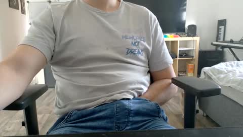 Snapshot of maxboner94 chatting on 11.12.25 maxboner94 online show from 11.12.25