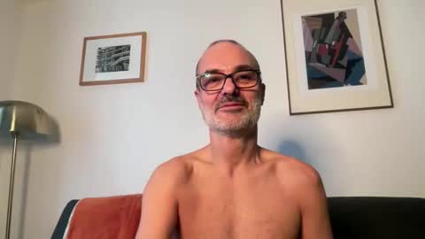 Max Mikado online show from 11.21.25