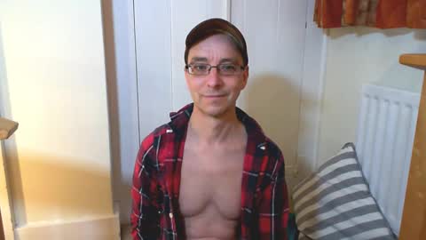 Snapshot of maxdavies chatting on 12.03.24 Max Davies online show from 12.03.24