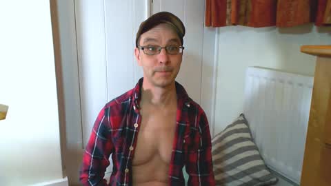 Snapshot of maxdavies chatting on 02.20.25 Max Davies online show from 02.20.25