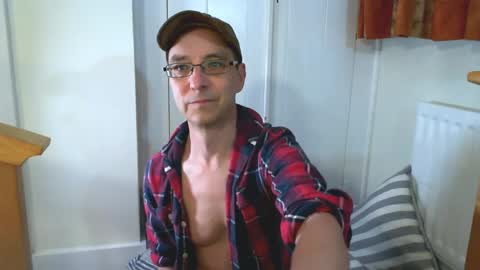 Snapshot of maxdavies chatting on 05.07.26 Max Davies online show from 05.07.26