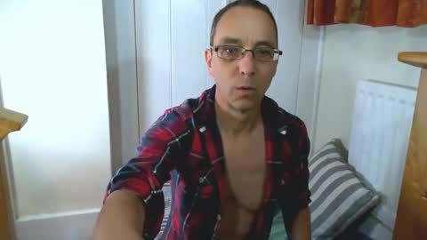 Snapshot of maxdavies chatting on 06.07.26 Max Davies online show from 06.07.26