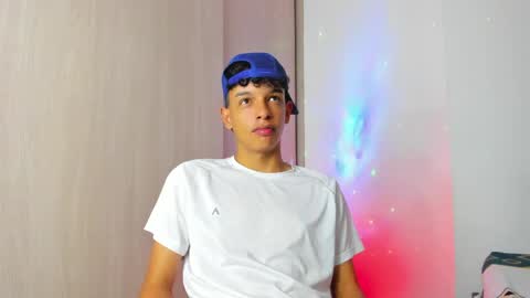 Max  online show from 05.08.26