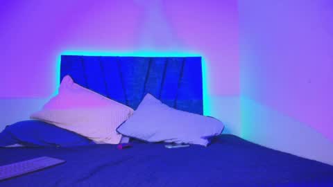 maxi_and_evan online show from 03.17.26