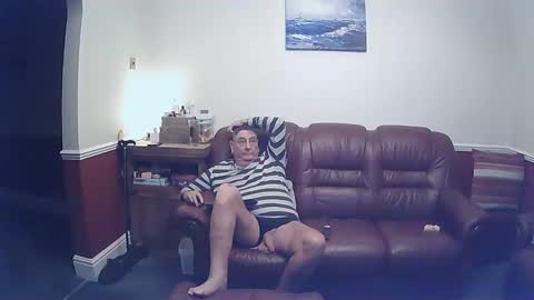 Snapshot of maxi_johnes chatting on 02.12.25 MAX online show from 02.12.25