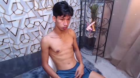 Snapshot of maxiebunny99 chatting on 02.22.25 Reyn online show from 02.22.25