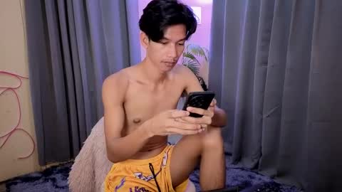 Snapshot of maxiebunny99 chatting on 09.10.25 Reyn online show from 09.10.25