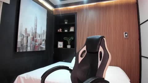 Maxi online show from 06.14.26