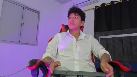 Maximiliano online show from 11.07.25