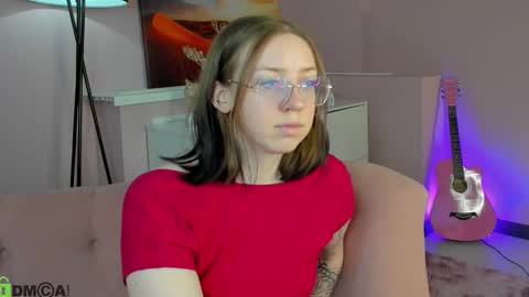 Snapshot of maximmouse chatting on 03.06.26 maxine online show from 03.06.26