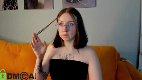 Snapshot of maximmouse chatting on 03.11.26 maxine online show from 03.11.26