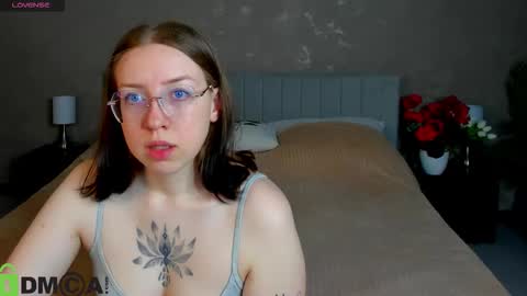 Snapshot of maximmouse chatting on 03.25.26 maxine online show from 03.25.26