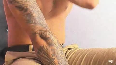 Snapshot of maximo004 chatting on 12.21.25 Maximo online show from 12.21.25