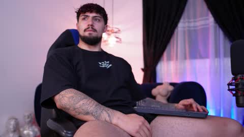 Snapshot of maximo_rodriguez chatting on 01.17.26 Maximo online show from 01.17.26