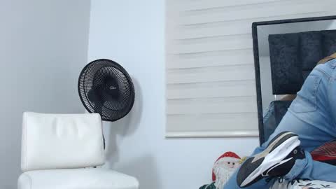 Snapshot of maximo_sebastian chatting on 12.25.24 Maximo Sebastian online show from 12.25.24