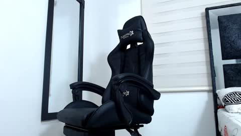 Snapshot of maximo_sebastian chatting on 01.26.25 Maximo Sebastian online show from 01.26.25