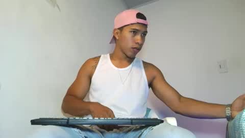 Snapshot of maximo_vega_new chatting on 04.02.26 Maximo Aron Vega online show from 04.02.26