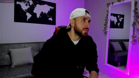 Maximo Wolf online show from 12.22.25