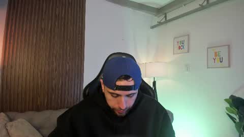 Snapshot of maximo_wolf1 chatting on 08.10.26 Maximo Wolf online show from 08.10.26