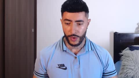 Independent Model online show from 12.25.24