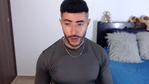 Independent Model online show from 12.27.24