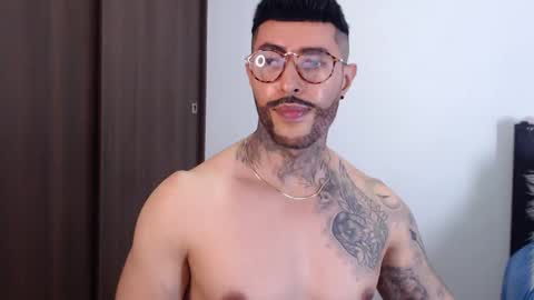 Independent Model online show from 12.31.24