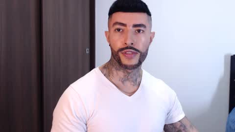 Independent Model online show from 01.26.25