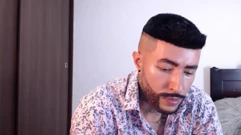 Independent Model online show from 01.31.25