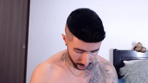 Independent Model online show from 02.02.25