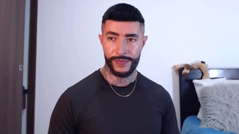 Independent Model online show from 02.13.25