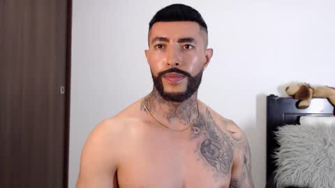 Independent Model online show from 02.18.25