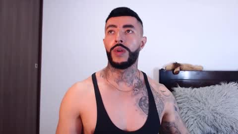 Independent Model online show from 02.19.25