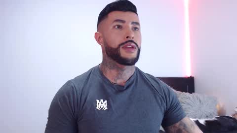 Independent Model online show from 10.12.25