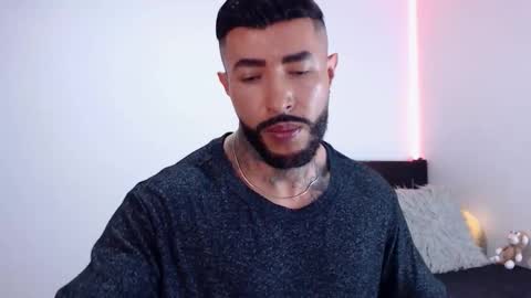 Independent Model online show from 10.14.25