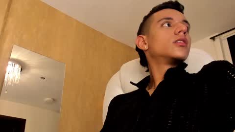 Snapshot of maximuss_19 chatting on 12.11.24 Maximus online show from 12.11.24