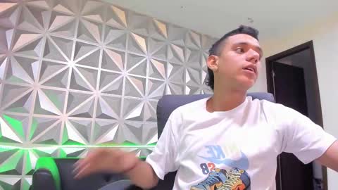 Snapshot of maximuss_19 chatting on 12.26.24 Maximus online show from 12.26.24